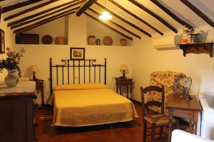 Charming Villa in Zahara de la Sierra, Cádiz: pool & pet - friendly in Zahara de la Sierra, Pueblos Blancos