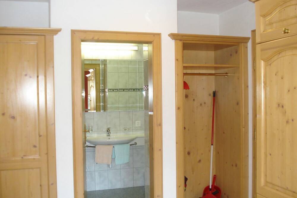 Geheel appartement, Chasa Valetta, (Samnaun-Laret). in Compatsch (Samnaun), Samnaun