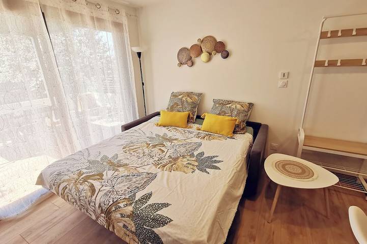 Location de vacances pour 4 personnes, avec terrasse ainsi que piscine et jardin à Vinon-sur-Verdon - 2