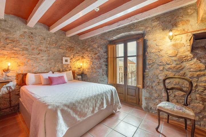 Apartment 'Cal Capdevila Verd' with Mountain View, Wi-Fi and Air Conditioning in Pira, Tarragona Provins