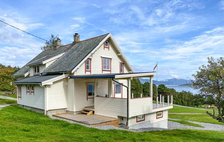 Ferienhaus für 9 Personen mit Terrasse in Vestnes, Nördliches Fjordnorwegen