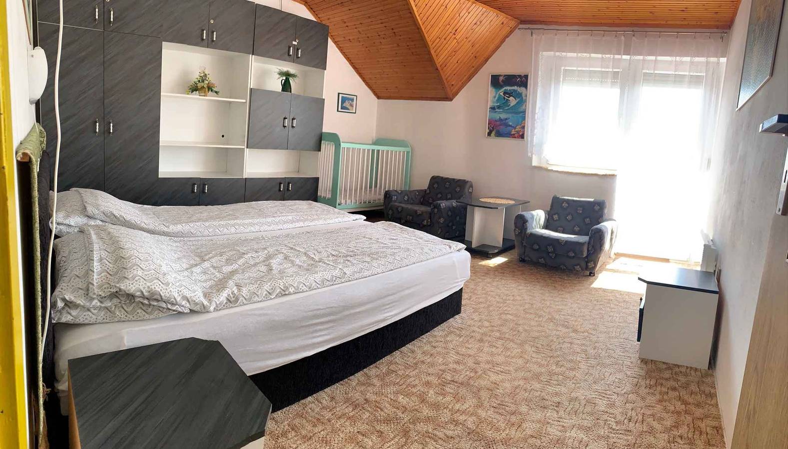 Entire holiday apartment, Holiday apartment with air conditioning and Internet  in Balatonkenese, Northern Shore of Lake Balaton