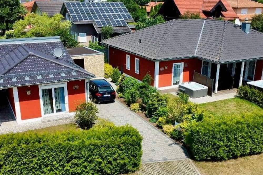 Ganze Wohnung, Kleiner, gemütlicher Bungalow für 3 Personen in Seenähe in Wackersdorf, Naturpark Oberpfälzer Wald