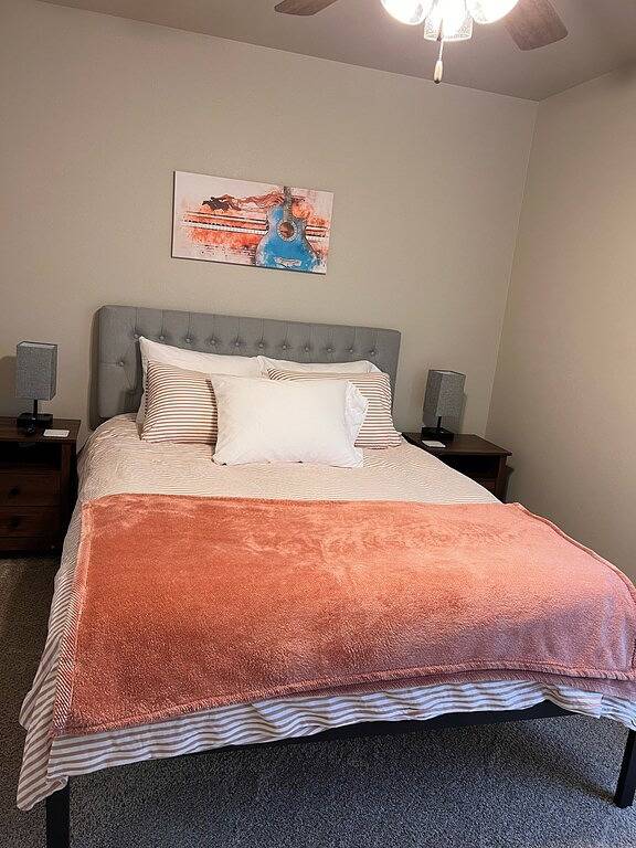 Rock&Roll~King Bed-Texas Tech-Lubbock- Bdrm Sleeps 6 in Lubbock, Lubbock County