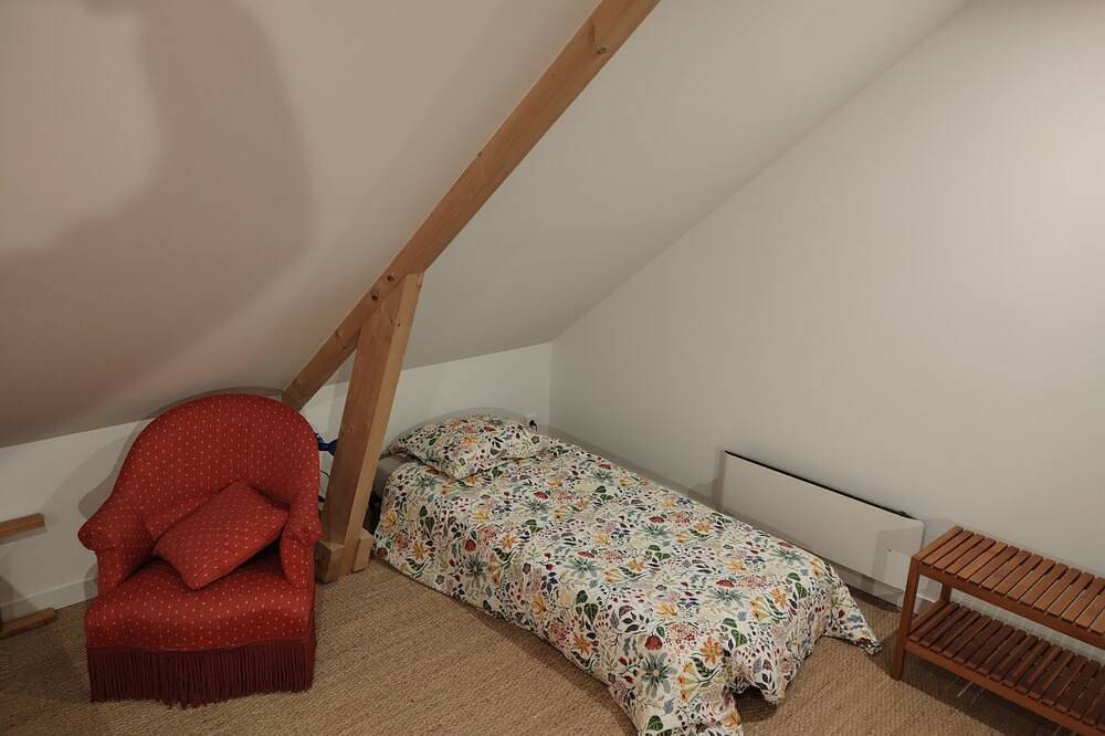 Gite 3 couchages, 5 personnes à la campagne, jardin, parking, animaux acceptés. in Vieux-Vy-sur-Couesnon, Région de Rennes