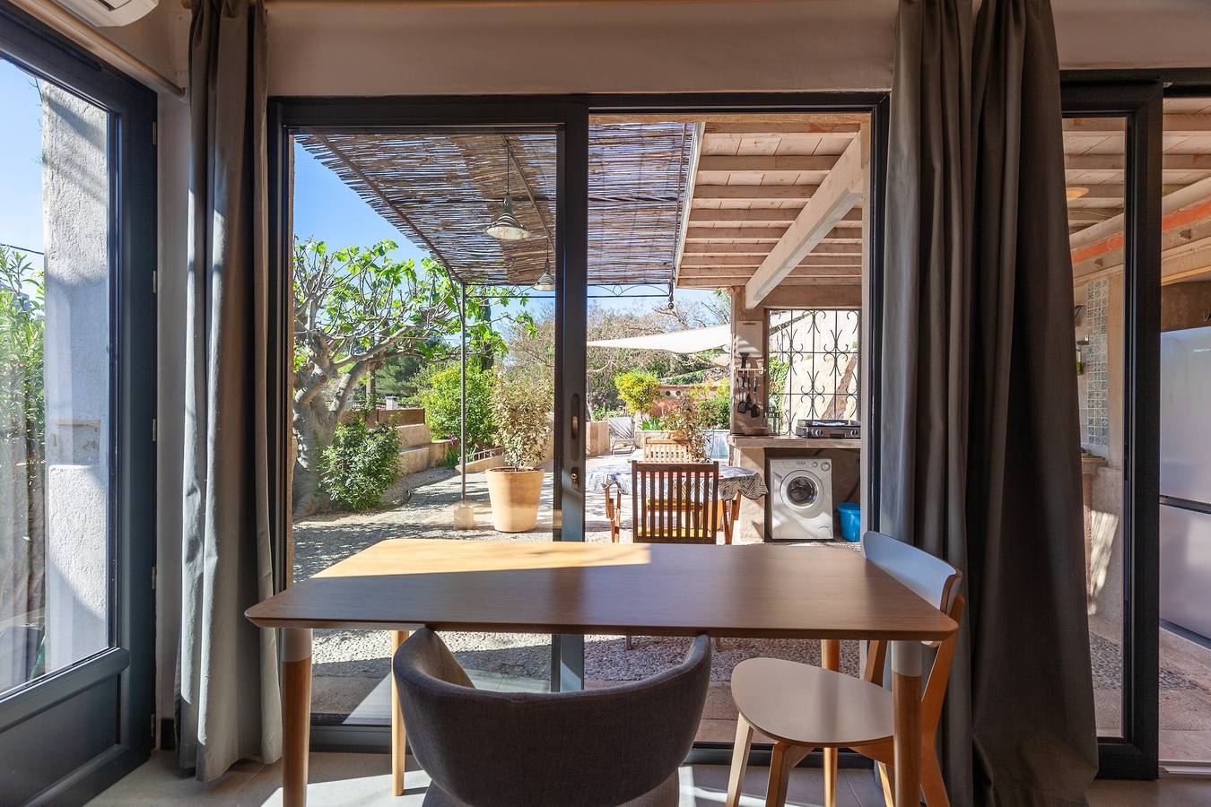 Studio Appartement 'Maisonnette Indépendante' met Uitzicht op de Bergen, Wifi en Airconditioning, foto 7