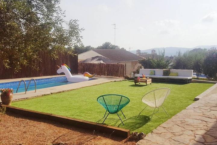 Chalet para 8 personas, con terraza y piscina - 1