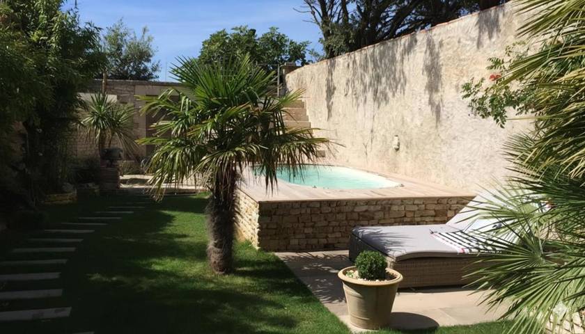 Location de vacances pour 10 personnes, avec piscine ainsi que terrasse et jardin, animaux acceptés dans Port De Saint Martin De Re