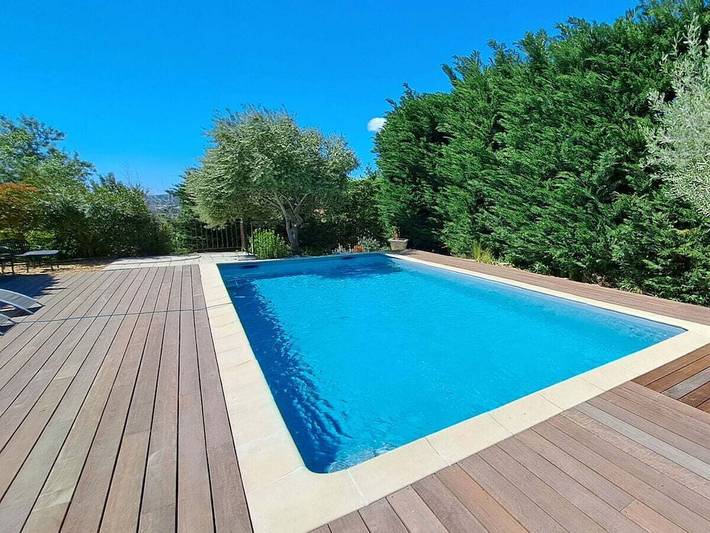 Maison de vacances à Apt avec baignoire in Apt, Parc naturel régional du Luberon