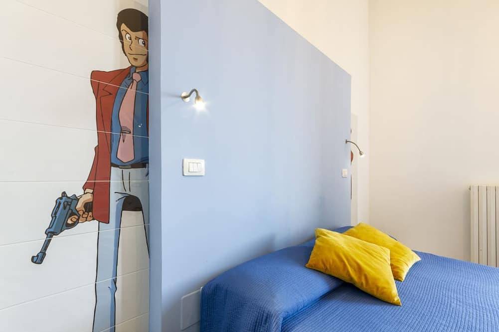 Entire apartment, This colorful and welcoming apartment, ideal for up to 4 people, is strategically located in Lecce: outside the restricted traffic zone but just steps from the historic center. Just 400 meters from Porta San Biagio, it's easy to immerse yourself in the w in Lecce, Lecce Province
