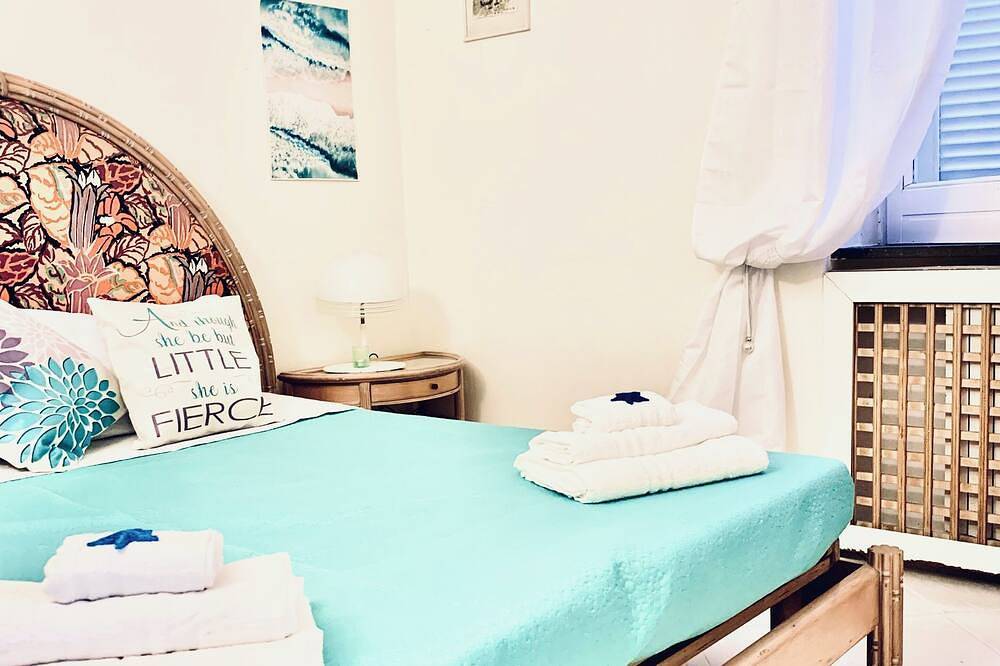 Villetta con sauna e piscina immersa verde a 400 metri e dalle spiagge in Forio, Ischia