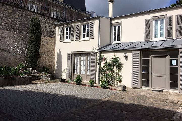 Apartamento entero, Apartamento de lujo en el centro de Chartres, con aparcamiento in Chartres, Región de Chartres