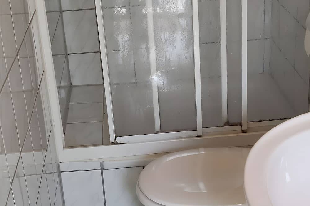 Ferienbungalow für 4 Personen, 32 m², mit Gemeinschaftsgarten, Terrasse und Wlan in Kölpinsee, Loddin