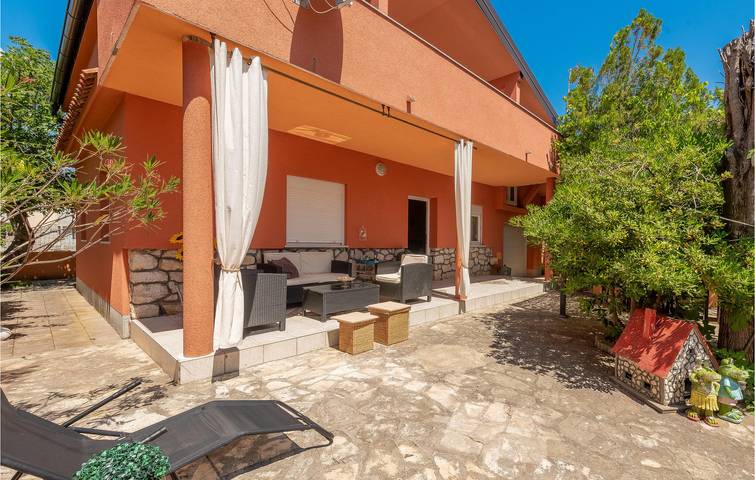 Ferienhaus für 8 Personen, mit Terrasse und Garten in Vrsi - 3