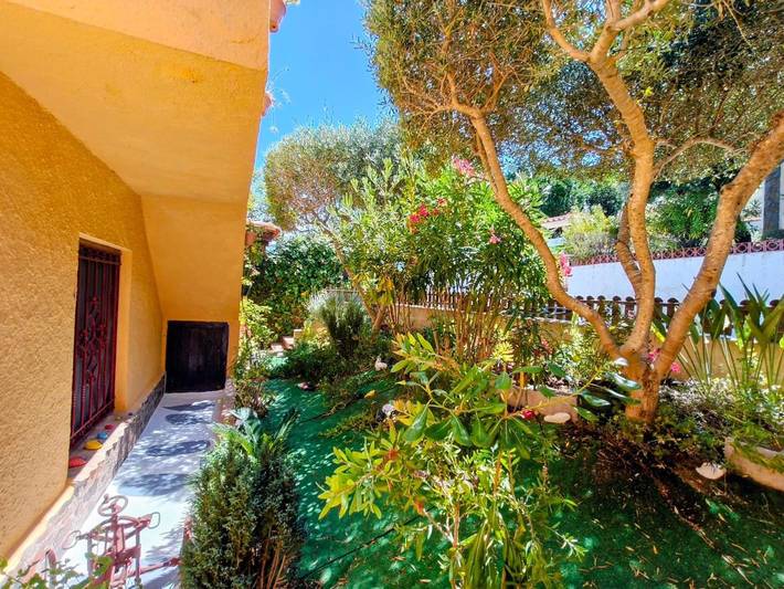 Location de vacances pour 5 personnes, avec jardin ainsi que vue et piscine, adapté aux familles à Vall-llobrega - 4