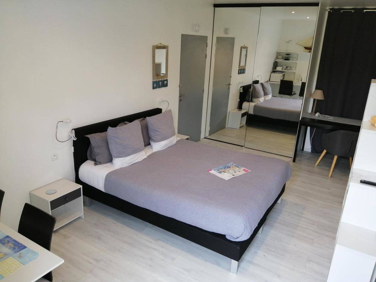 Chambre spacieuse, moderne et très confortable à Perros-Guirec in Perros-Guirec, Côte de Granit Rose