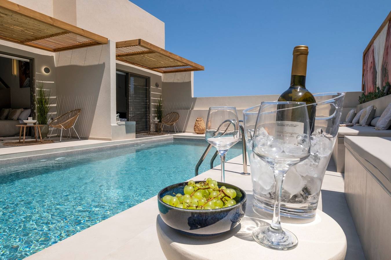 Appartement entier, Aladdin Luxury Apartment with shared pool 3  in Région de la Canée