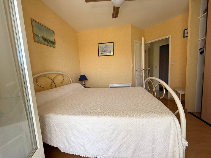 Bed and Breakfast 'Chambre Christy - Chez Claudine' con balcón y Wifi in Le Teich, Region de Arcachon