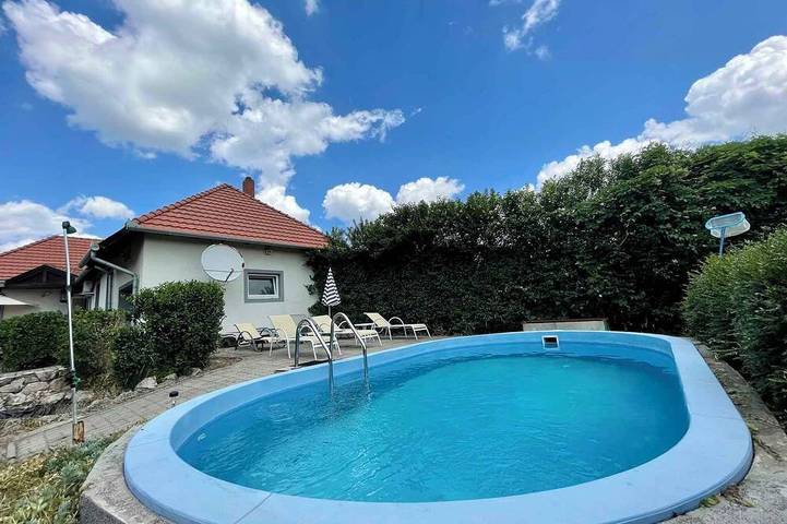 Ferienhaus für 5 Personen, mit Garten und Pool, mit Haustier in Keszthely