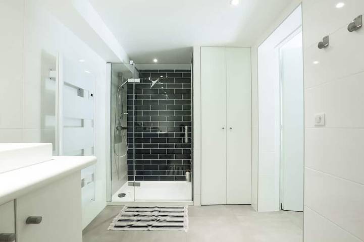 Entire apartment, Apartment with hotel services in Saint-Jean-de-Luz, Bayonne region