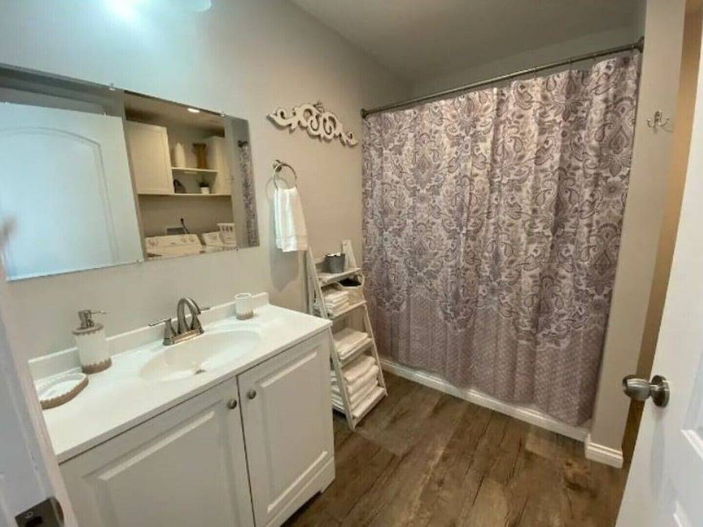 Lake Cumberland \"Lake Daze Cabin\" near Clearwater in Lake Cumberland