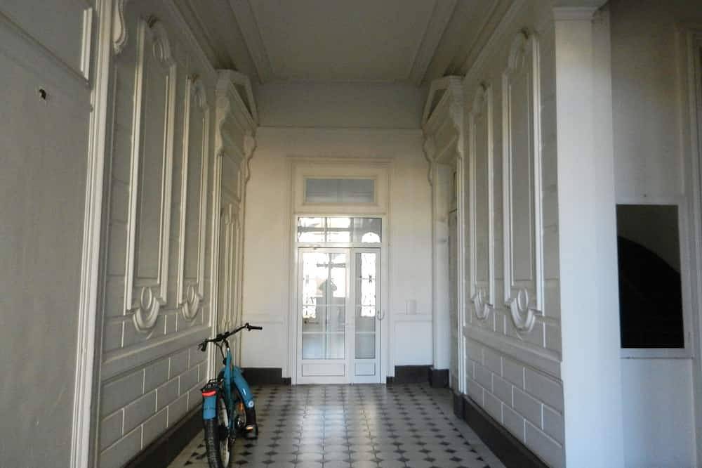 Appartement entier, 3 Pièces hyper-centre de Granville in Granville, Côte de la Déroute