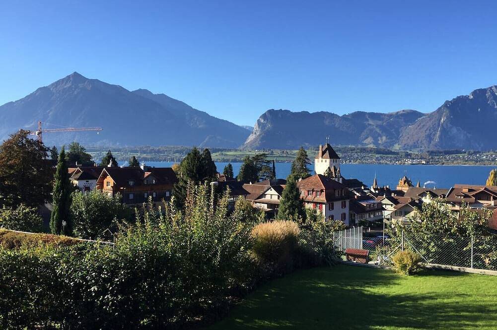 Ganze Wohnung, Amazing View with balcony and free Parking in Oberhofen am Thunersee, Thunersee
