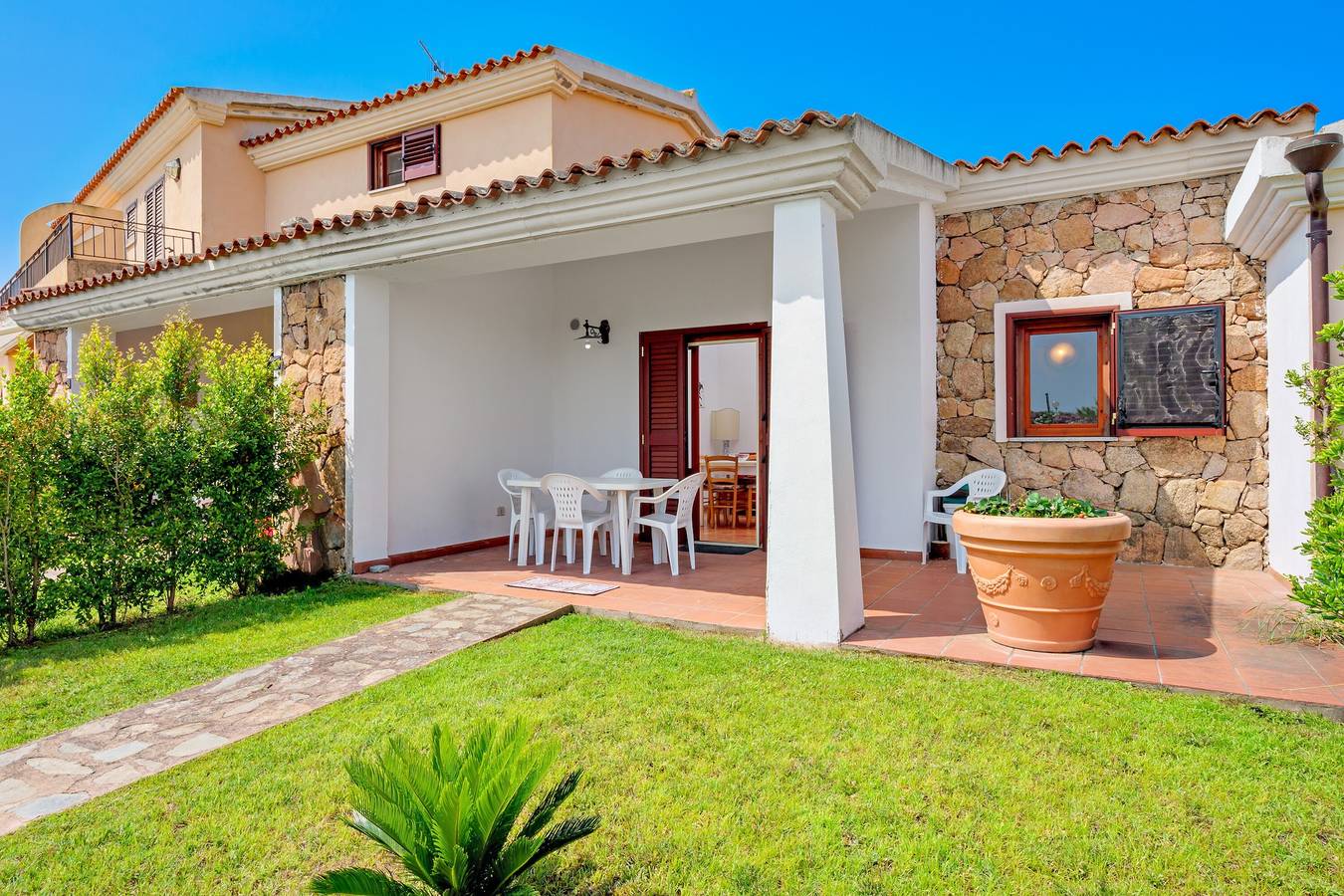 Villa 'Grazia 1' mit privater Terrasse und eigenem Garten in San Teodoro, Olbia-Tempio