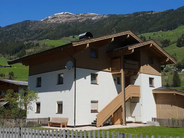 Ferienwohnung für 5 Personen, mit Balkon und Garten in Wald im Pinzgau