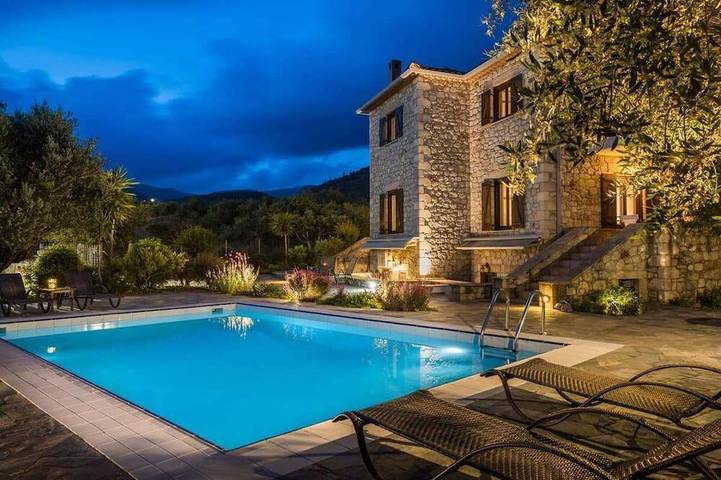 Ferienhaus für 6 Personen, mit Pool und Balkon sowie Garten - 1