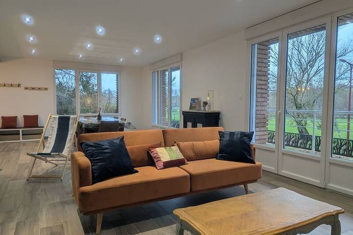 Location de vacances pour 6 personnes, avec jardin à Sarrey