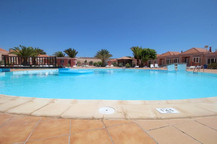 Apartamento entero, Alquiler de vacaciones "Dúplex Fuerte Horizonte" con Wi-Fi, terrazas y piscina compartida in Costa de Antigua, Antigua
