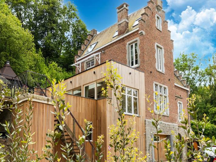 Location de vacances pour 15 personnes, avec Jacuzzi ainsi que Jardin et Piscine à Gesves