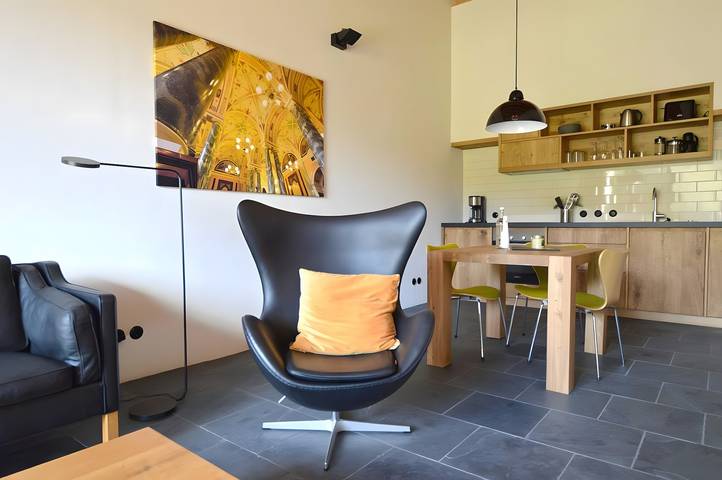 Ganze Wohnung, Apartment „Kultur Gut Hasselburg – Eschenbach“ mit privater Terrasse und Wlan in Altenkrempe, Ostholstein