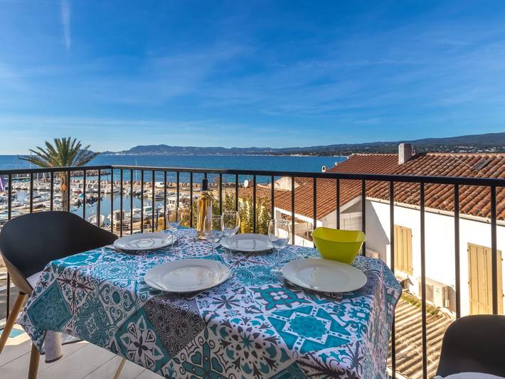 Location de vacances pour 4 personnes, avec terrasse à Saint-Cyr-sur-Mer - 2
