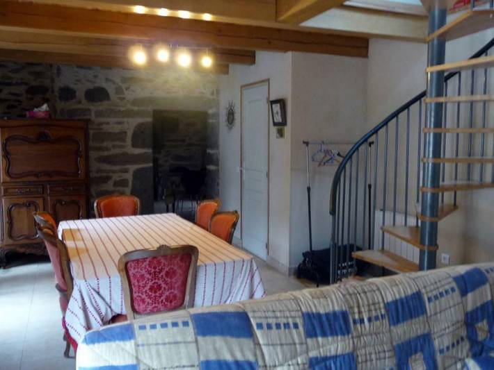 Gîte pour 6 personnes, avec terrasse et jardin à Saint-Chély-d'Aubrac - 4