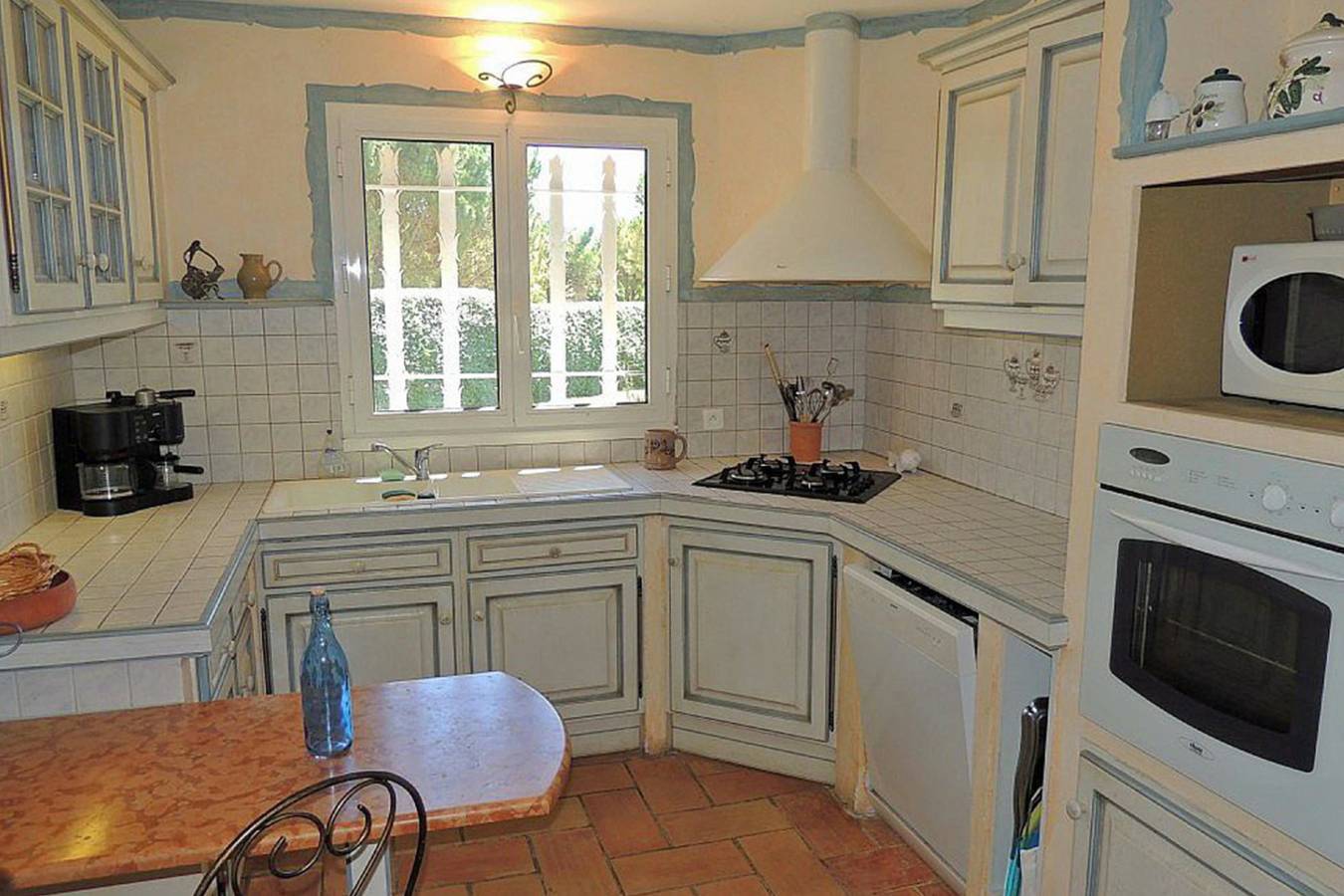 3 Bed Villa Sleeps 6 with Pool & Private Parking in Plan-de-la-Tour, Region de Draguignan