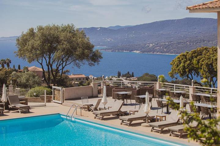 Location de vacances pour 2 personnes, avec vue et jardin ainsi que bassin pour enfant et piscine à Viggianello - 3