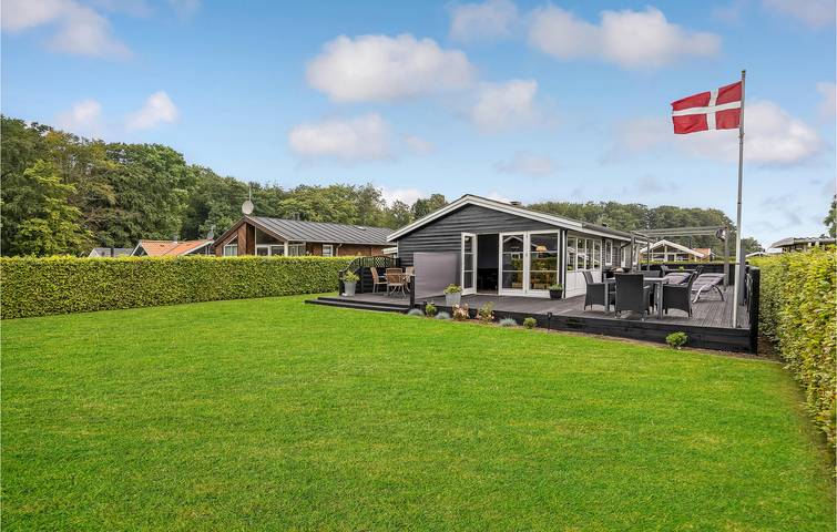 Ferienhaus für 6 Personen, mit Terrasse und Garten in Binderup Strand