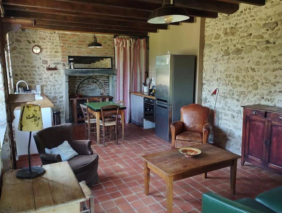 One-Bedroom House in Cesset, Allier