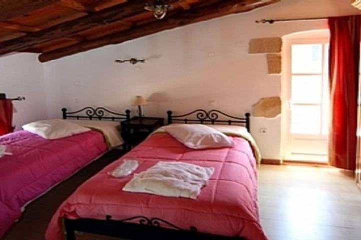 Villa Melody de Rock House (2 chambres, 4 couchages) avec jardin et piscine privés. in Plataniás, Région de la Canée