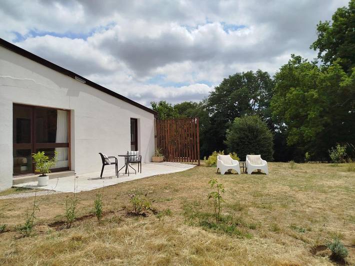 Gîte pour 2 personnes, avec vue ainsi que terrasse et jardin à Corbigny - 4