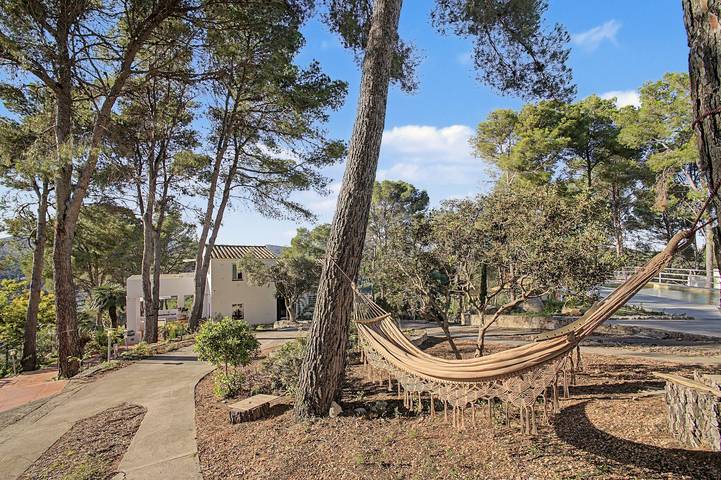 Villa 'Bohemia' con vistas al mar, piscina privada y Wi-Fi in Olivella, Garraf