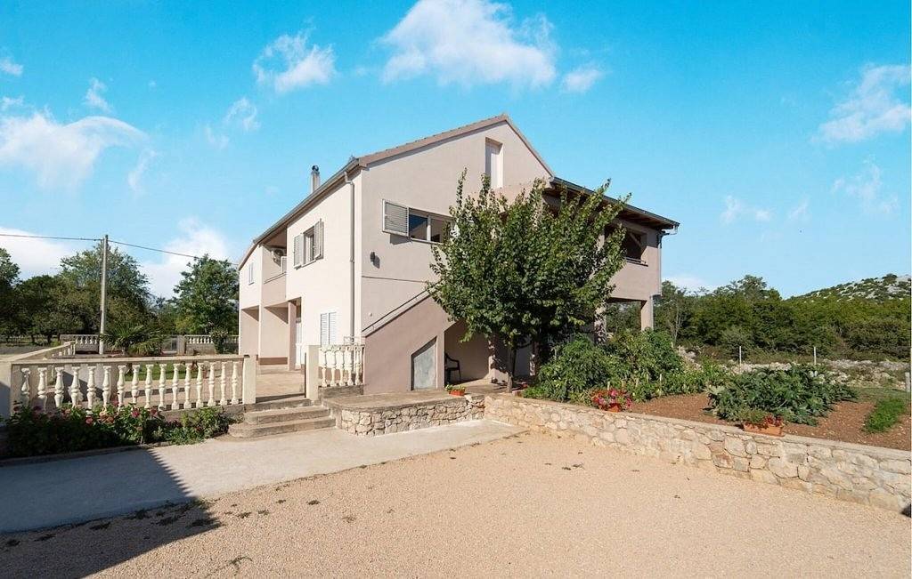 Ganze Wohnung, 3-Zimmer-Ferienwohnung mit Terrasse Radašinovci, Biograd A-24870-a in Grad Benkovac, Zadar