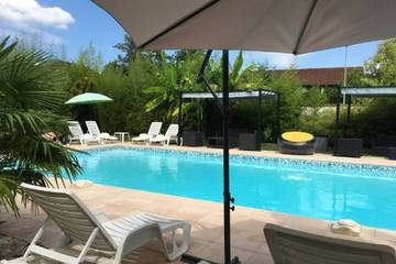 Gîte pour 3 personnes, avec piscine à Souillac