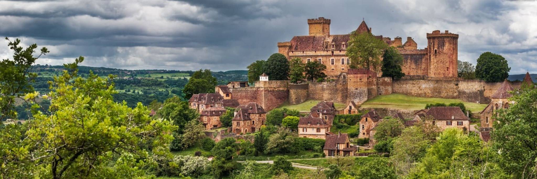 Nuitée au pied du Château de Castelnau in Prudhomat, Lot