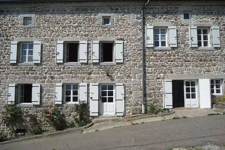 Location de vacances pour 12 personnes dans Palladuc