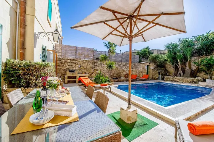 Three-Bedroom Townhouse in Ta' Ċenċ, Sannat