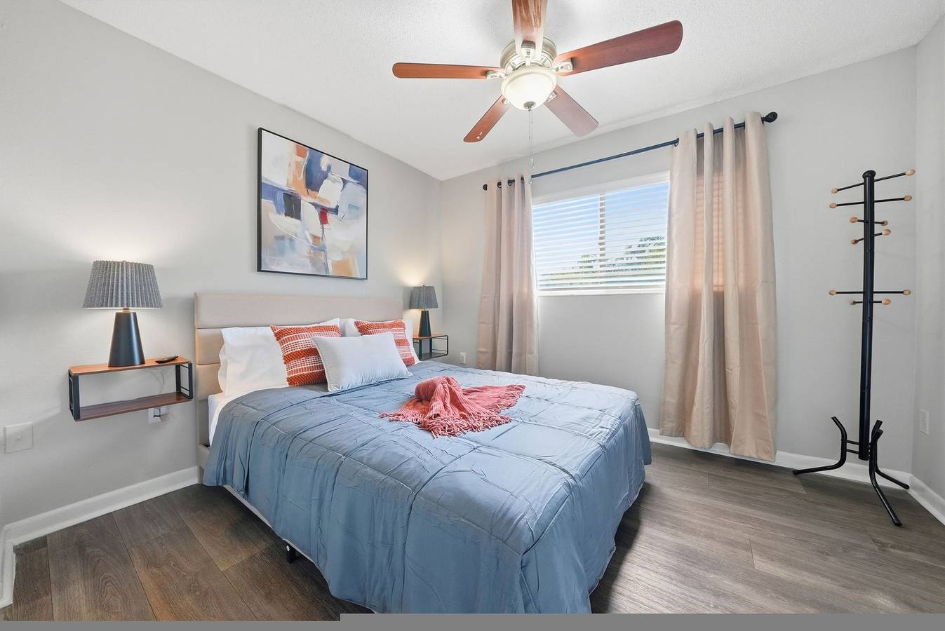 Apartamento entero, Modern 2Br/2Ba w/ King Bed, Pool + Gym #10 in Town 'n' Country, Tampa Bay