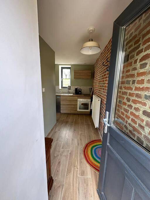 Gîte pour 4 personnes, avec vue ainsi que terrasse et jardin, animaux acceptés à Neauphe-sur-Dive